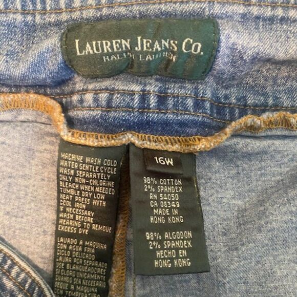 Lauren Jean Co. Ralph Lauren denim capri's, size  16W - Picture 3 of 3